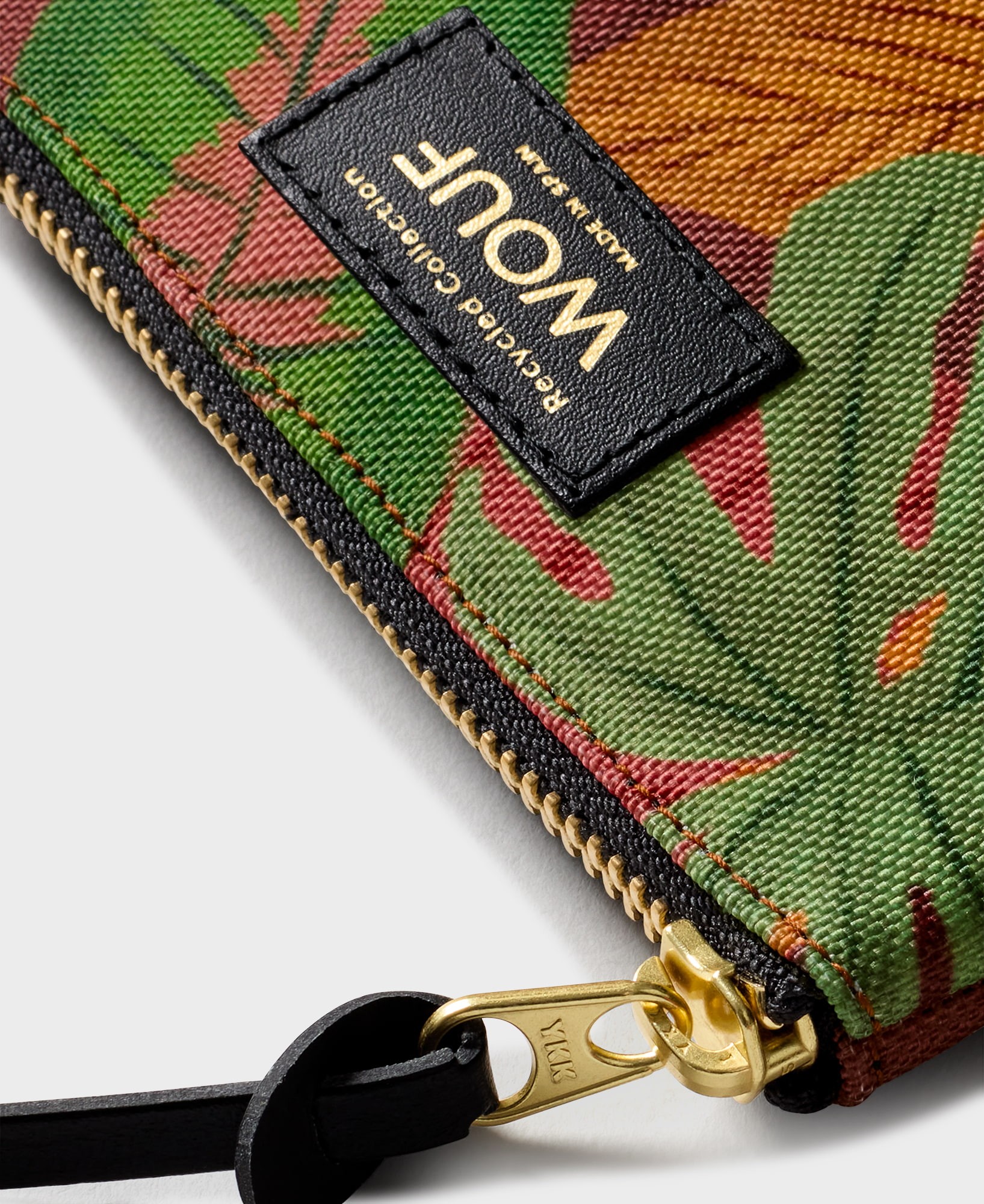 WOUF-MS230031-Small-Pouch-Mia-Detail_adl