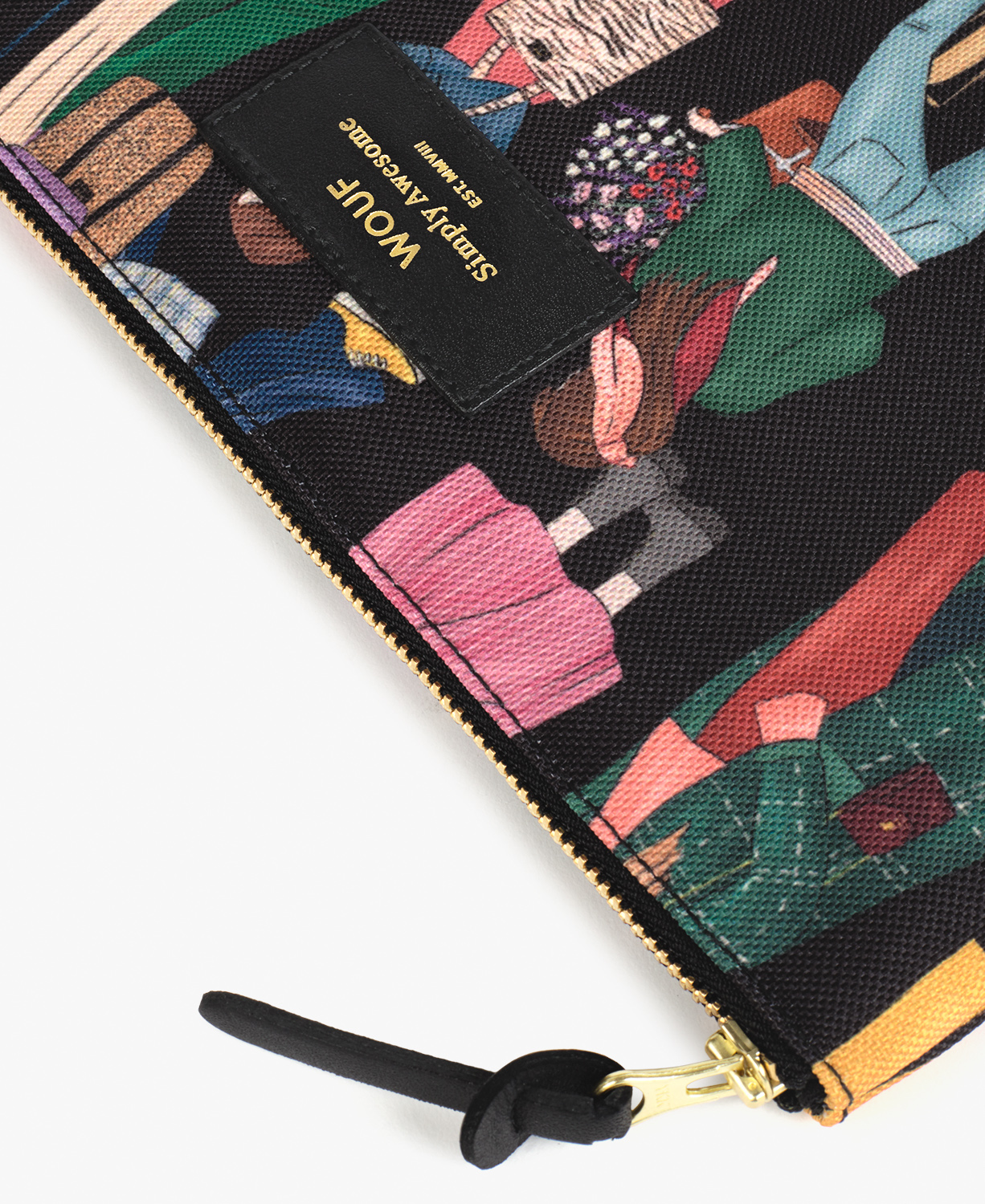 Girls-XL-Pouch-Detail