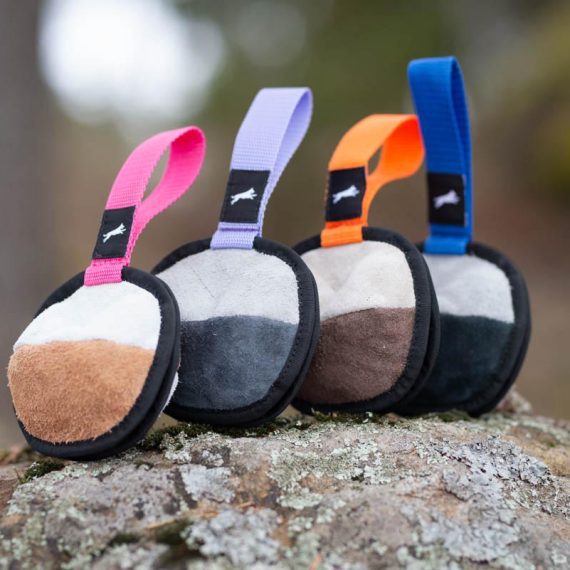 Sweetie-ball-with-a-treat-pocket-genuine-leather-and-sheeps-wool-all-colours-570x570