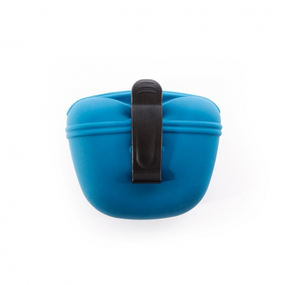 pochette-friandises-silicone-pour-chien-bleu-1
