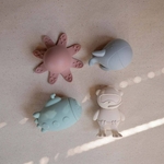 jouets-de-bain-bebe-mushie-sealife-sundays-kids-store-2