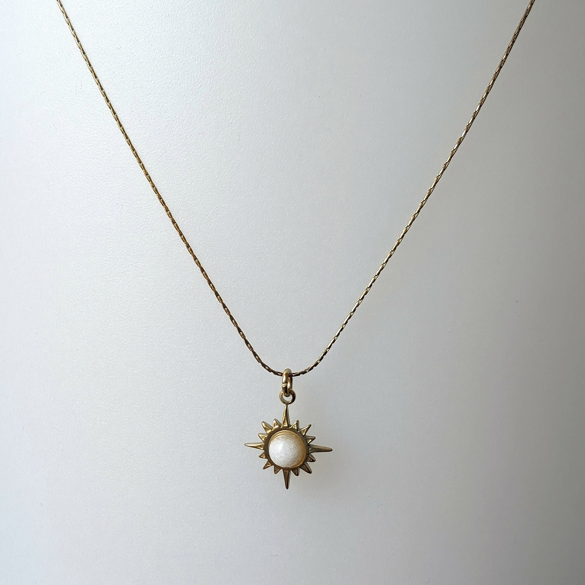 Collier doré Soleil