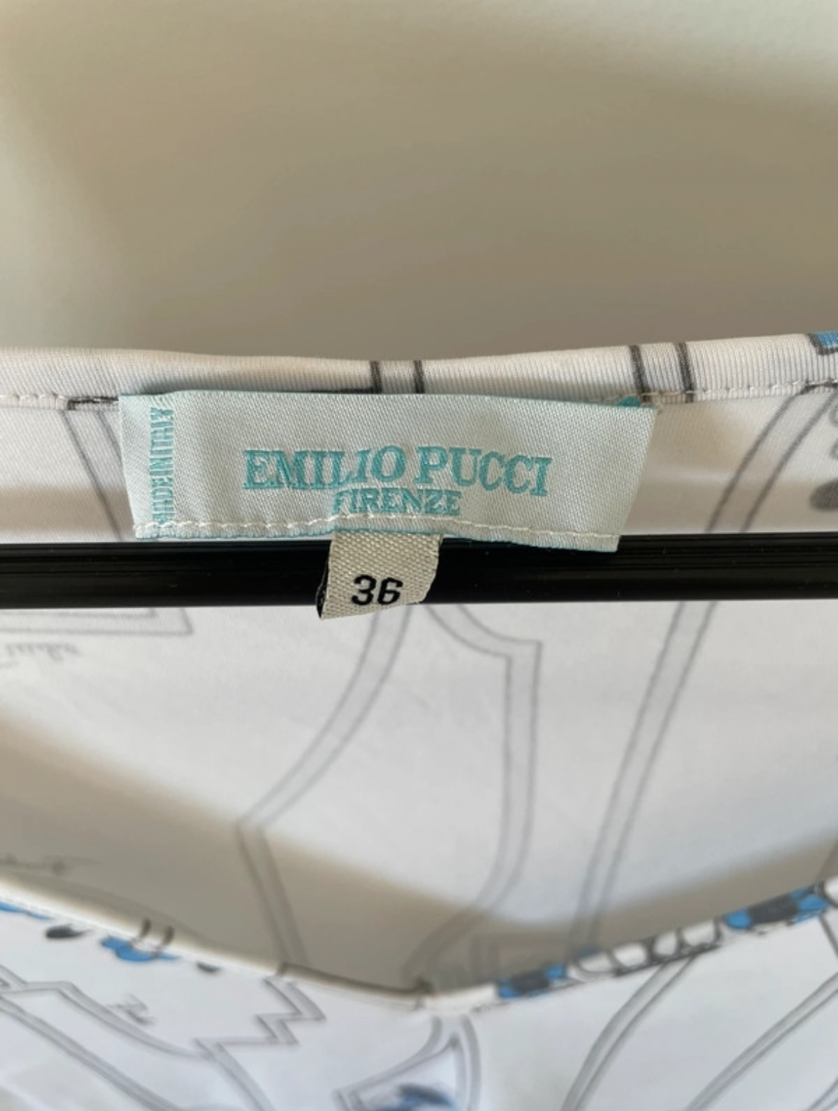 SBOU44 ROBE BLANC ET BLEU EMILIO PUCCI (2)