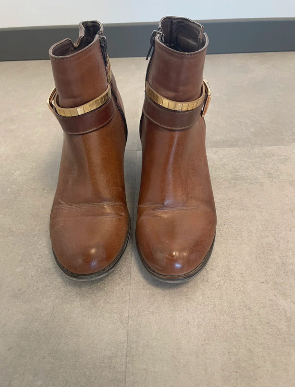 Bottines cuir marron avec sangle dorée, Lady Glam, 38