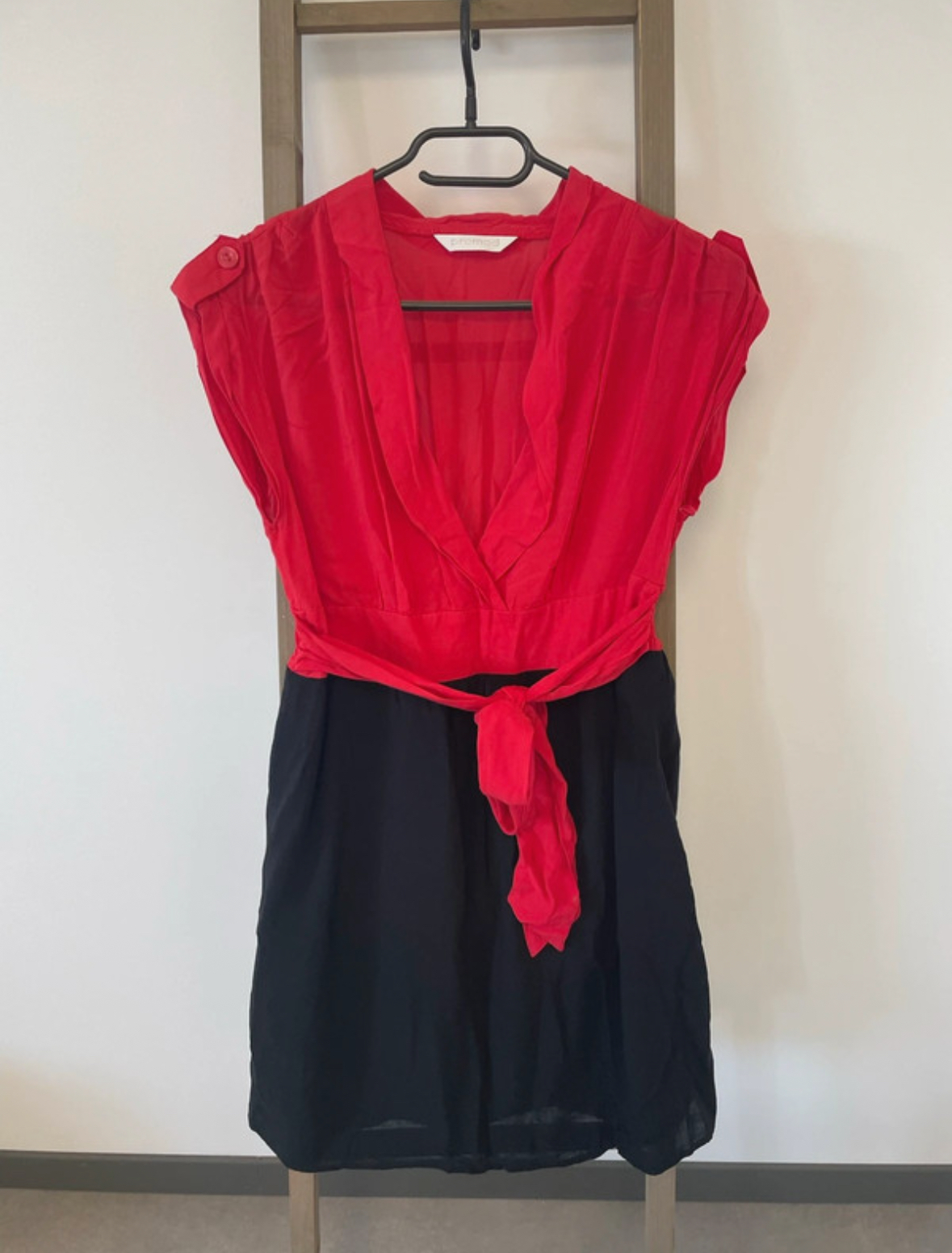 Robe noire et rouge avec ceinture, Promod, 40