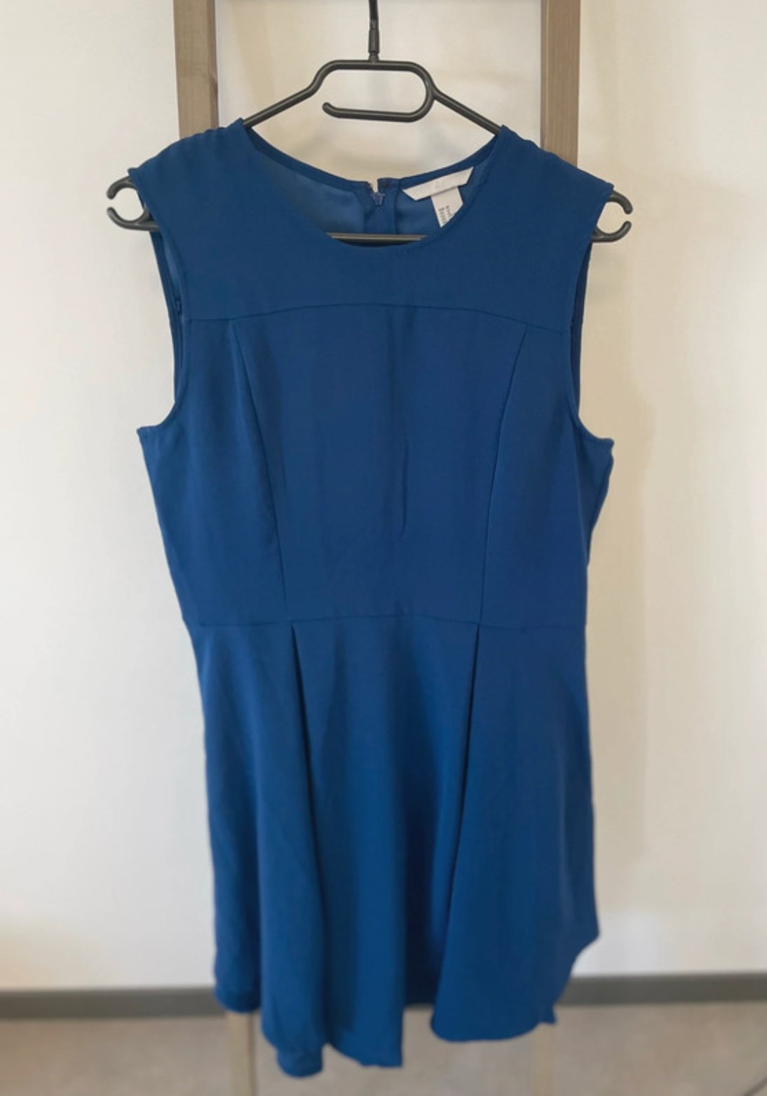 SARN53 ROBE BLEUE COUPE EVASEE