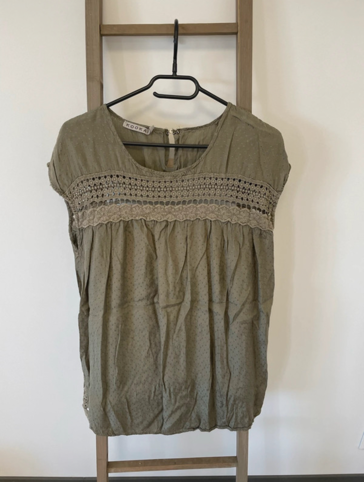 Top kaki sans manche avec broderie, Kookai, 40