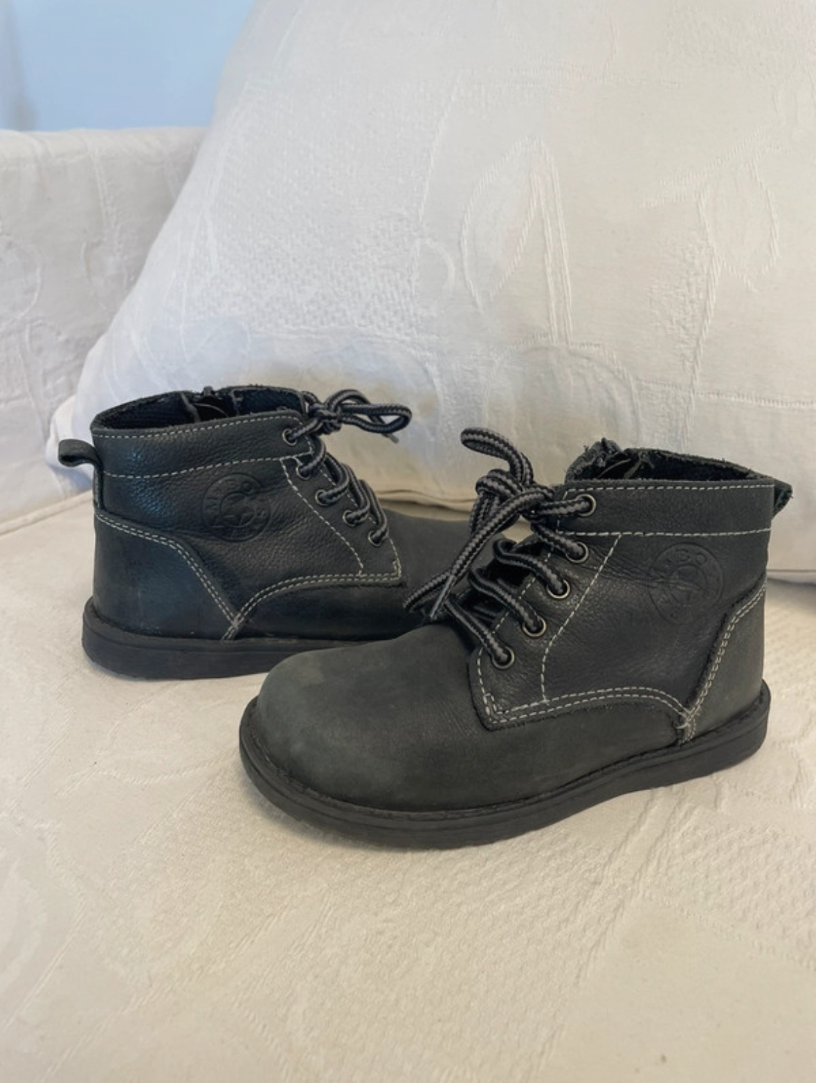 MGON53 PAIRE DE CHAUSSURES NOIRE A LACET