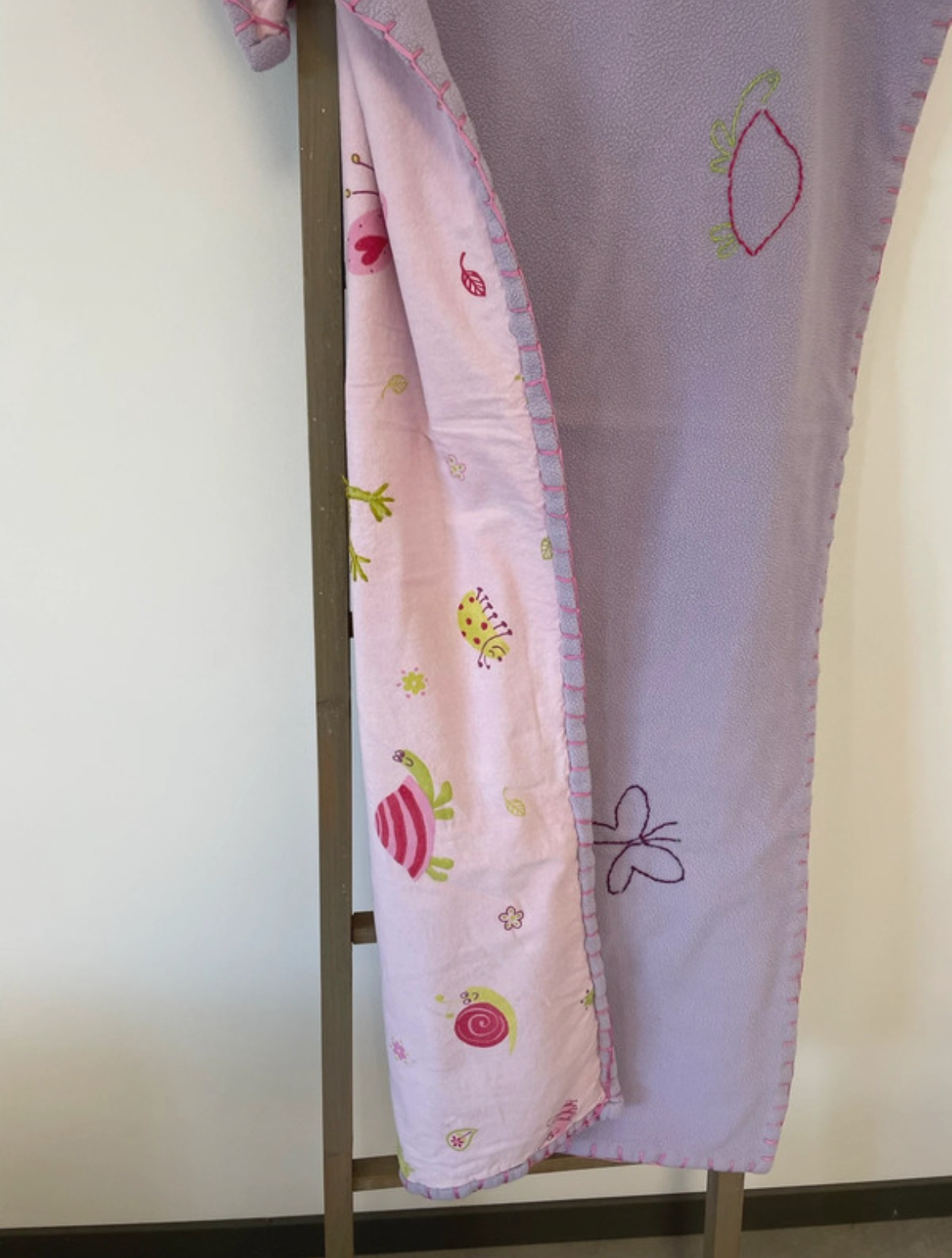 MGON79 COUVERTURE VIOLETTE DOUBLEE ROSE 1