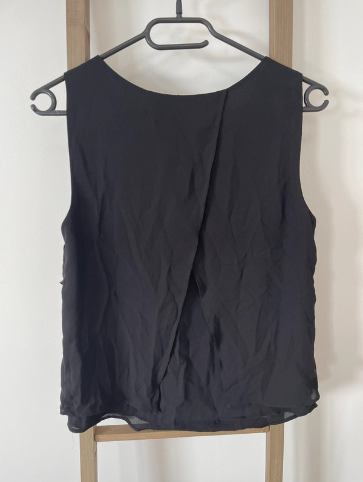 MBLA97 TOP NOIR SANS MANCHE EN MOUSSELINE PIMKIE 36 DOS