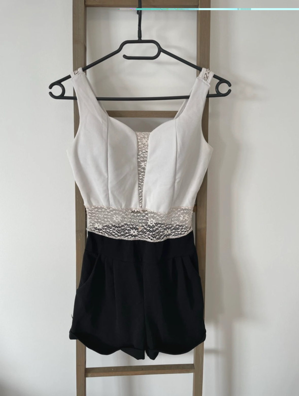Combishort noir et blanc et dentelle, 36