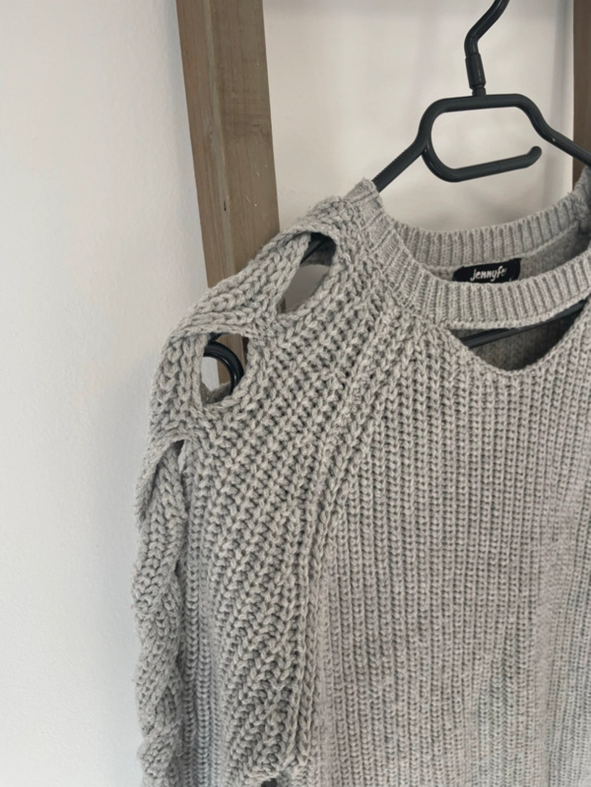 MBLA150 PULL GRIS EPAULE DENUDEE JENNYFER (2)