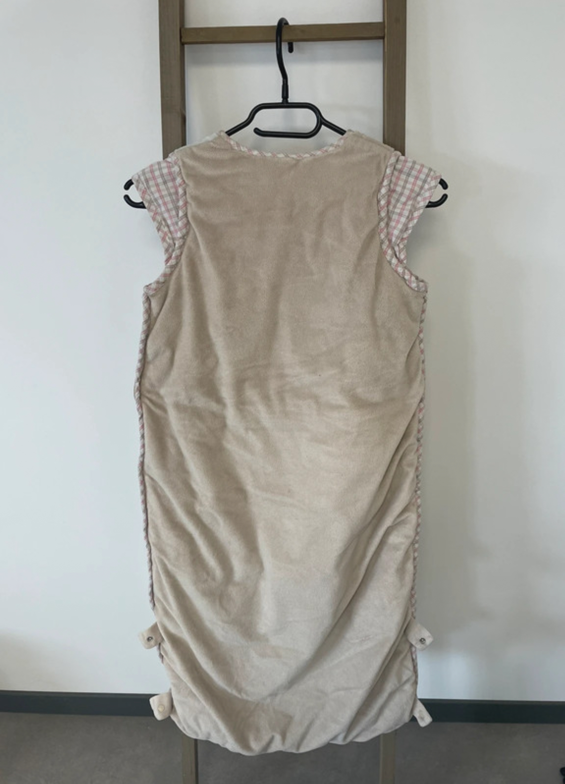 JVER103 GIGOTEUSE BEIGE ET BLANC NOUKIES 6 24 MOIS DOS