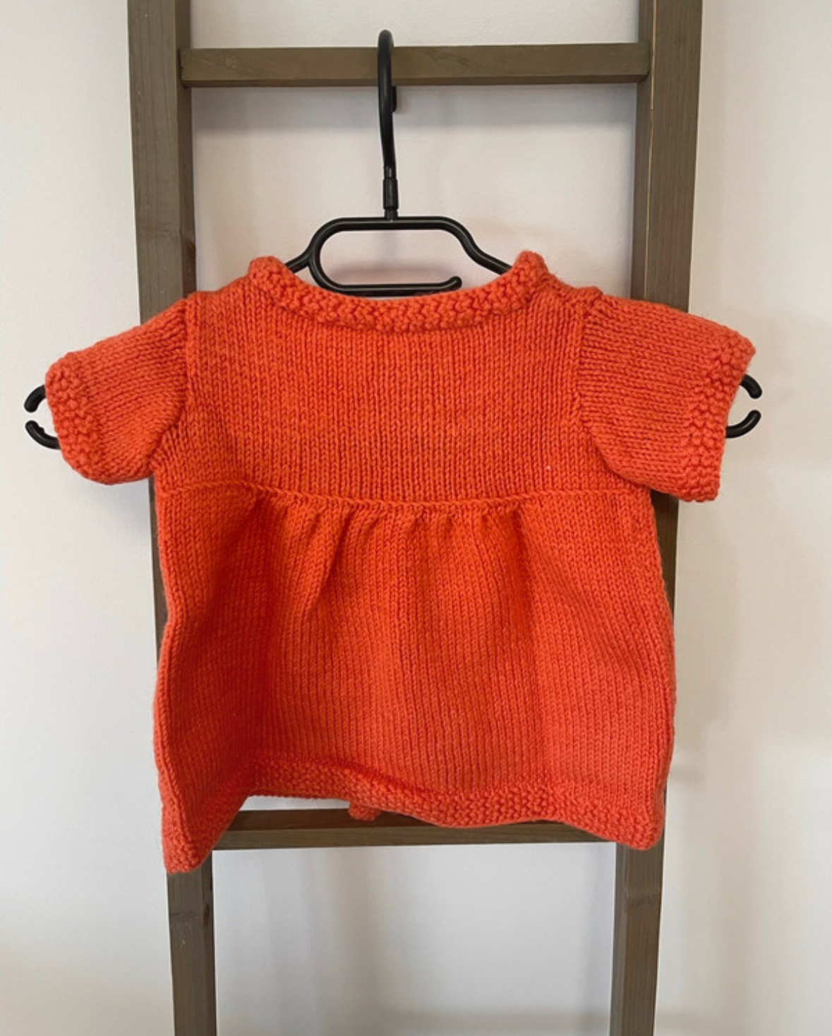 MCAL73 GILET TRICOTE ORANGE 4 ANS DOS