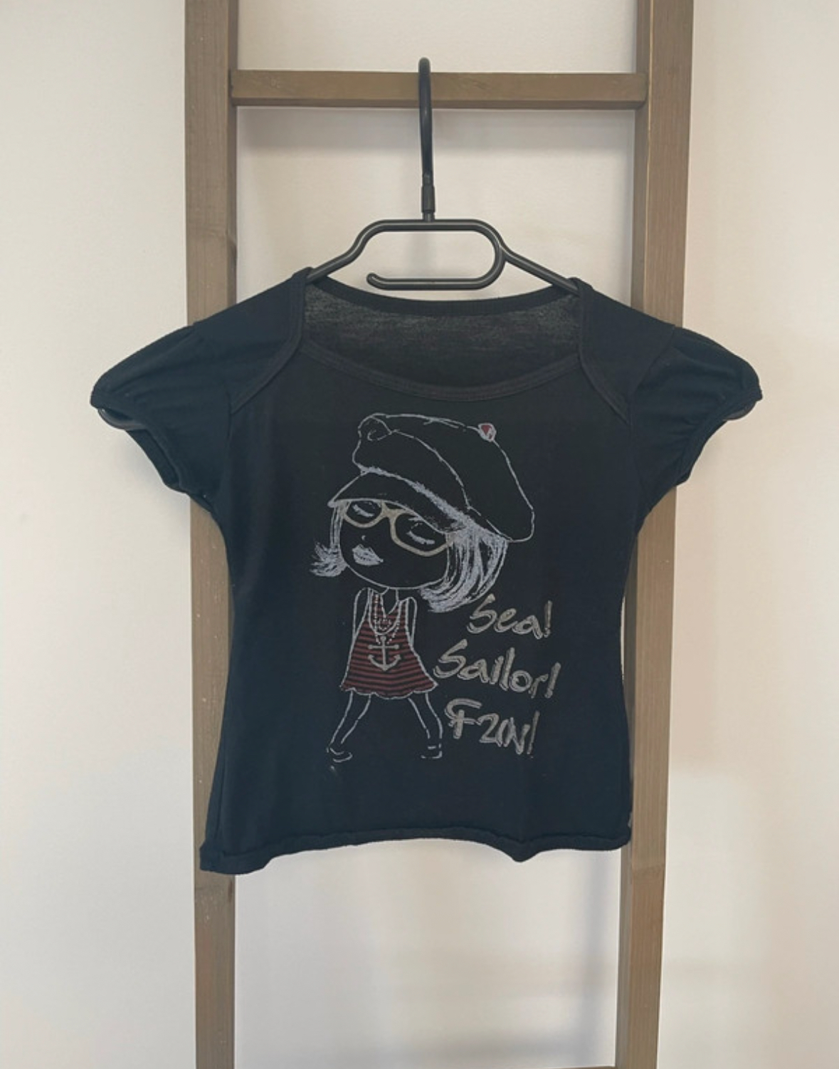 T-shirt noir fille avec marinière rouge, 6 ans