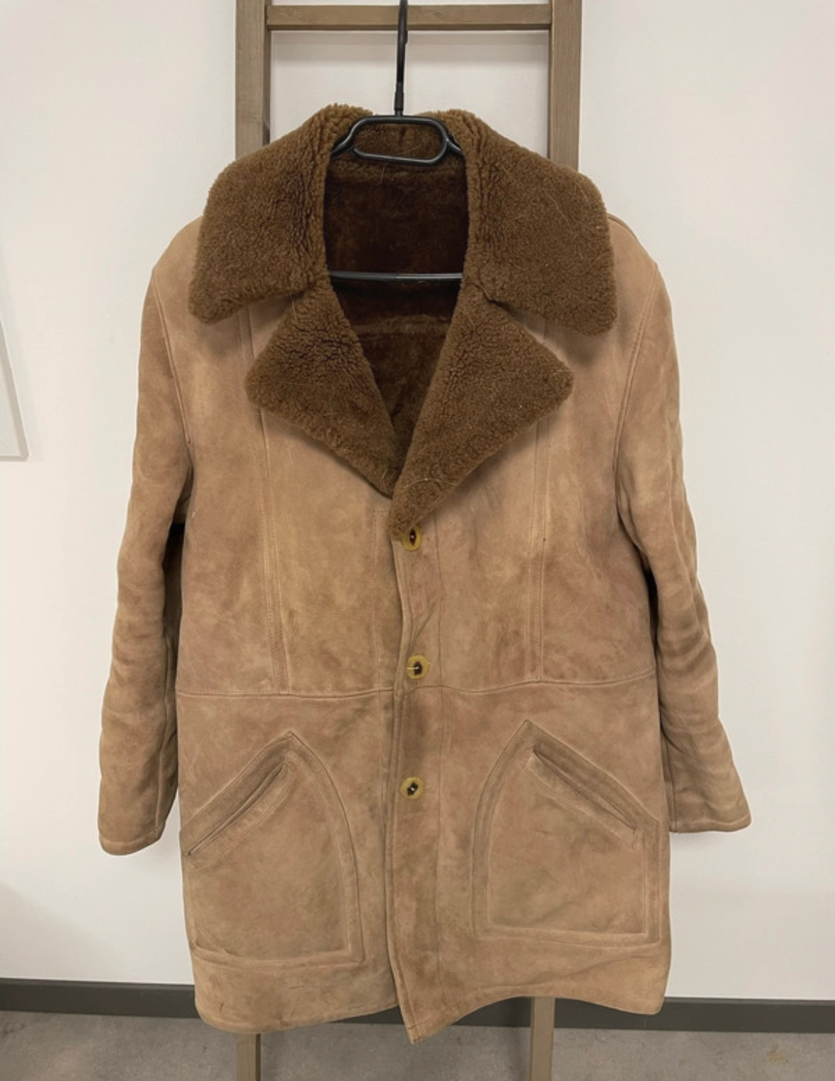 MPOI207 MANTEAU BEIGE EN PEAU ET FOURRURE MARRON XL
