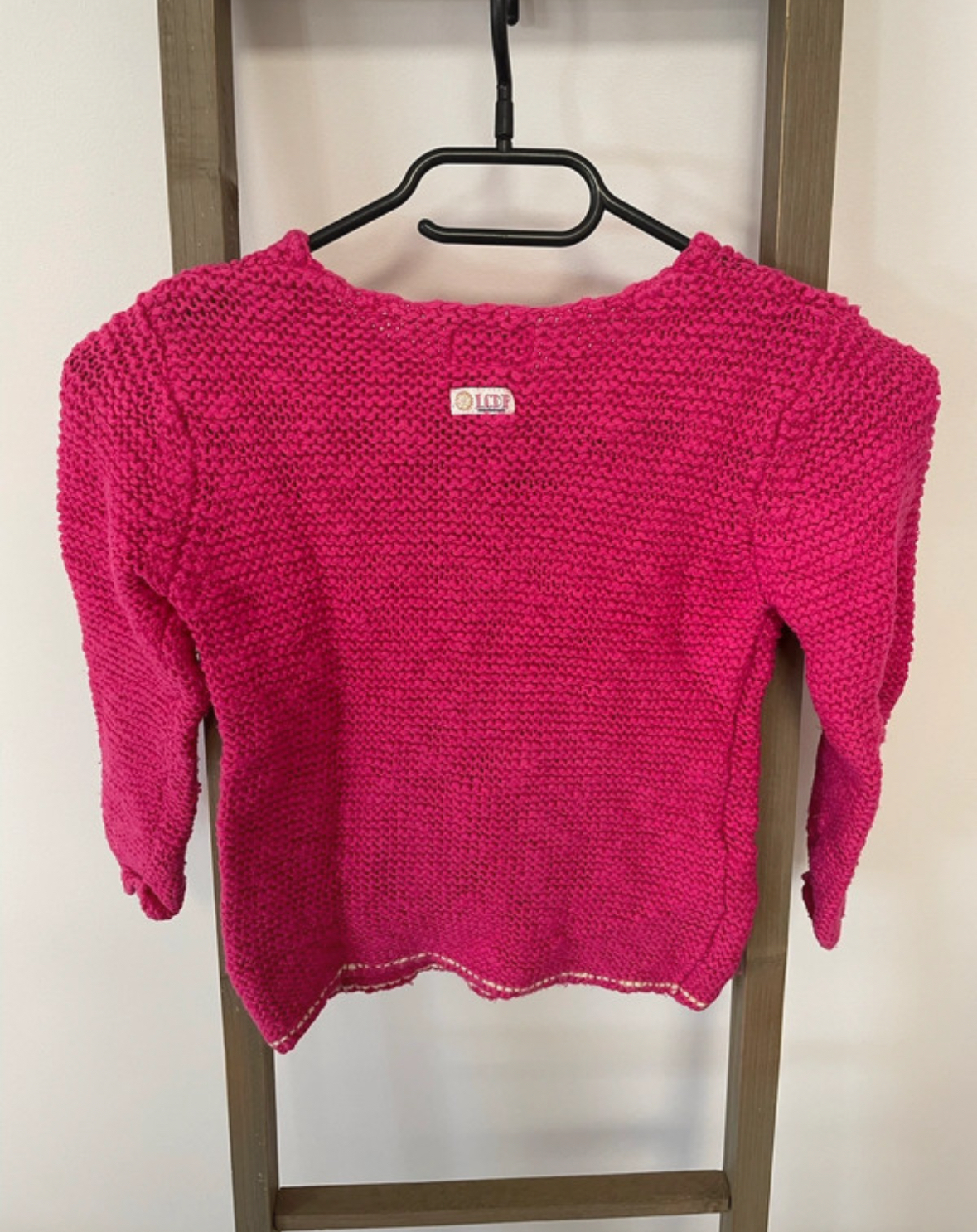 MCAL203 PULL FUSCHIA AVEC POMPONS LCDP 6 ANS DOS