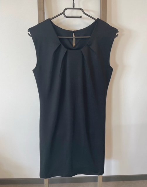 Robe noir plissée sans manche, 3 suisse, 38/40