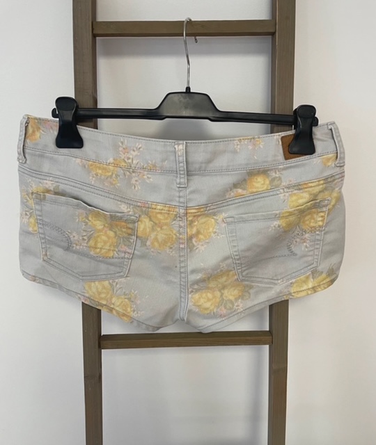 EVIC30 SHORT EN JEAN FLEURI AMERICAN EAGLE 42 DOS