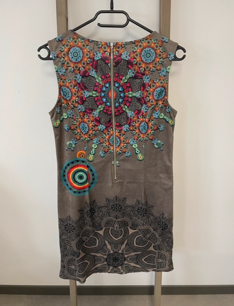 CDAV138 ROBE SANS MANCHE CARNABY S M DOS