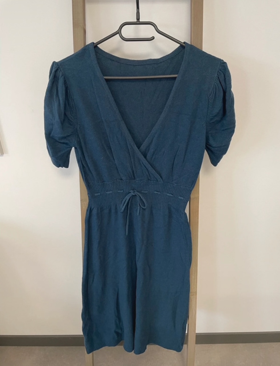 Robe en laine et cachemire bleue avec manches froncées, 38/40