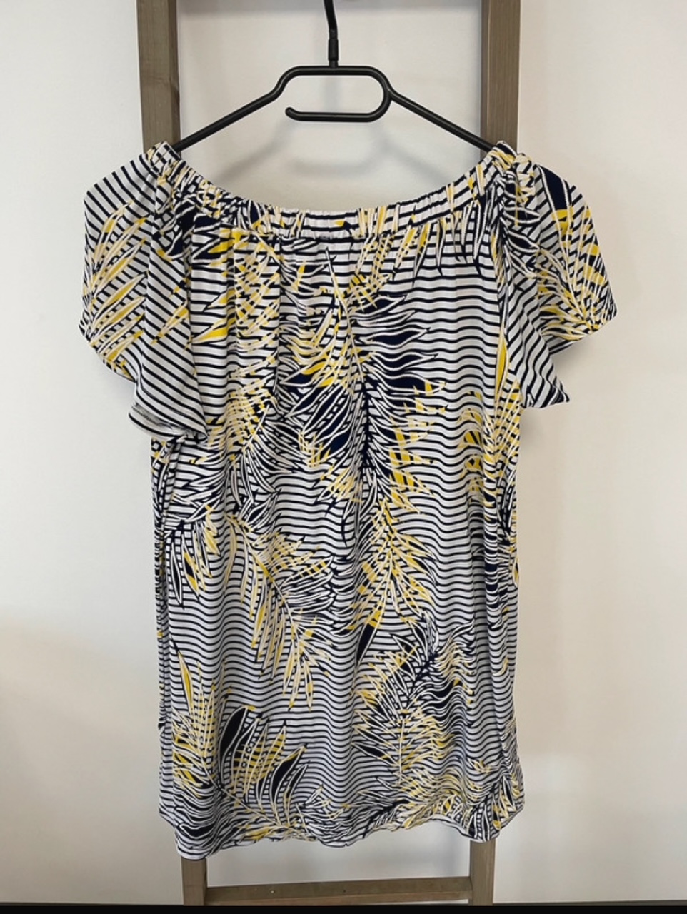 CDAV163 ROBE NOIR ET JAUNE A RAYURES CARNABY 38 40 DOS