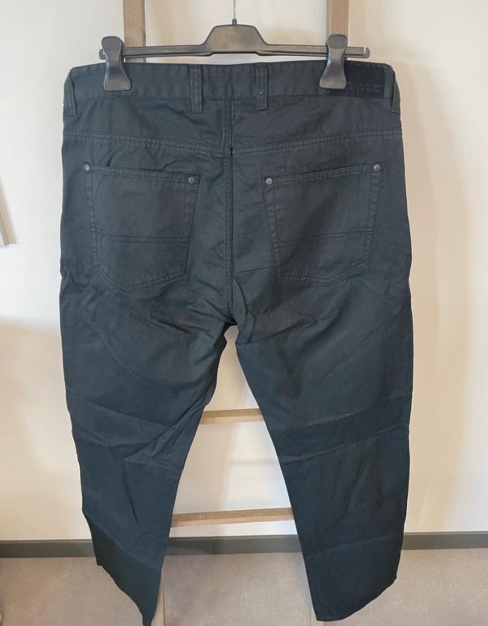 CDAV182 PANTALON NOIR HOMME CARGO 50 DOS