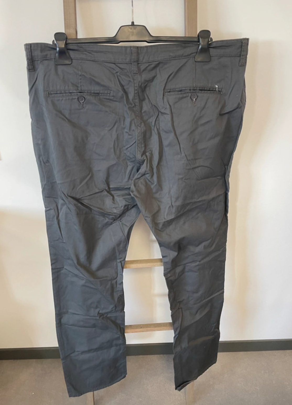 CDAV196 CHINO GRIS COUPE DROITE LEE W38L34 DOS (2)