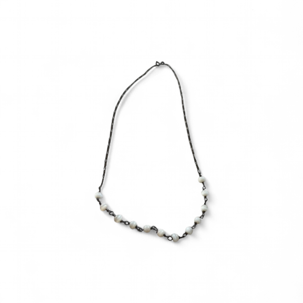 Collier acier et perles blanches