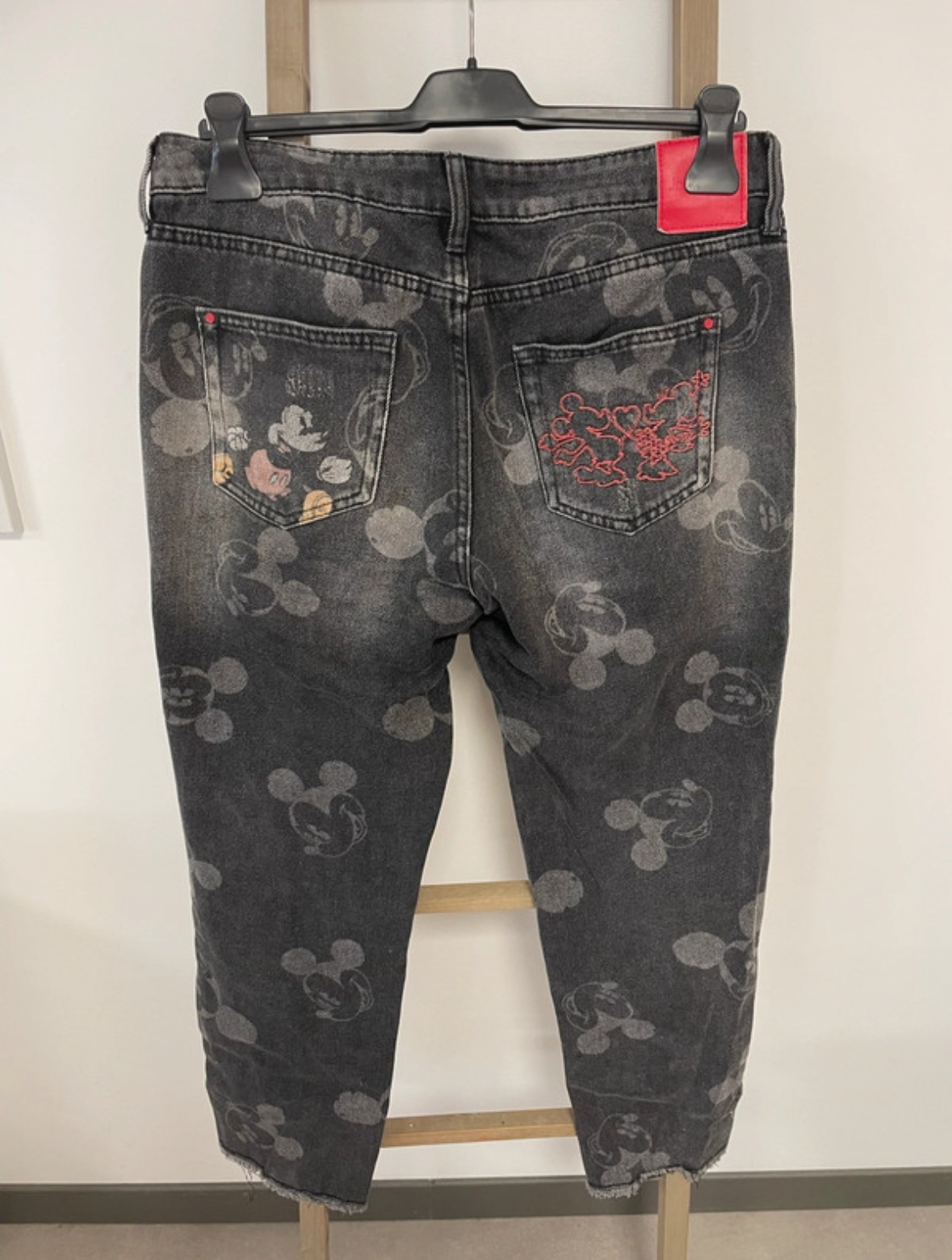 MPOU03 JEAN MOM NOIR TETE DE MICKEY DESIGUAL 40 DOS