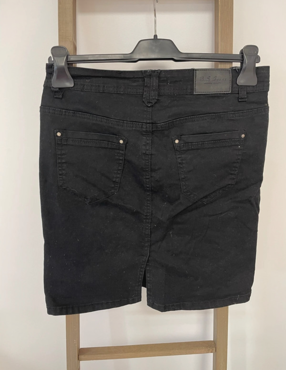 MPOU05 JUPE EN JEAN NOIR BS JEANS 38 DOS