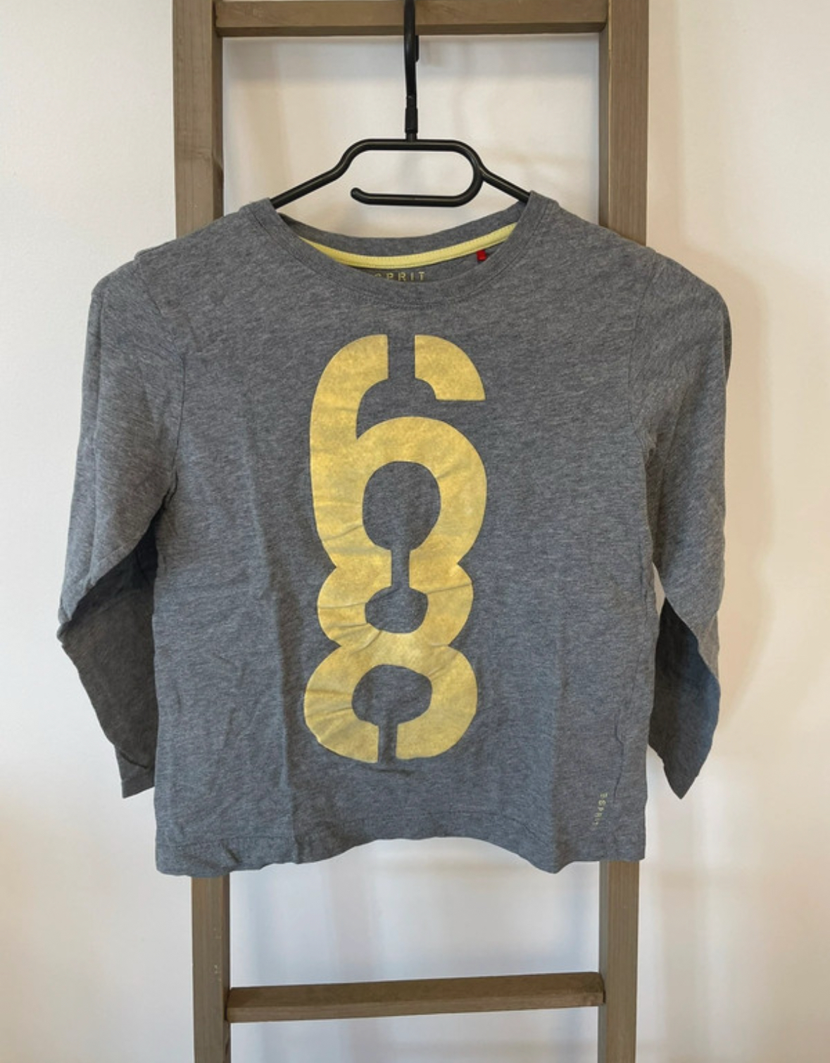 Tshirt gris et numéros jaunes, Esprit, 9 ans