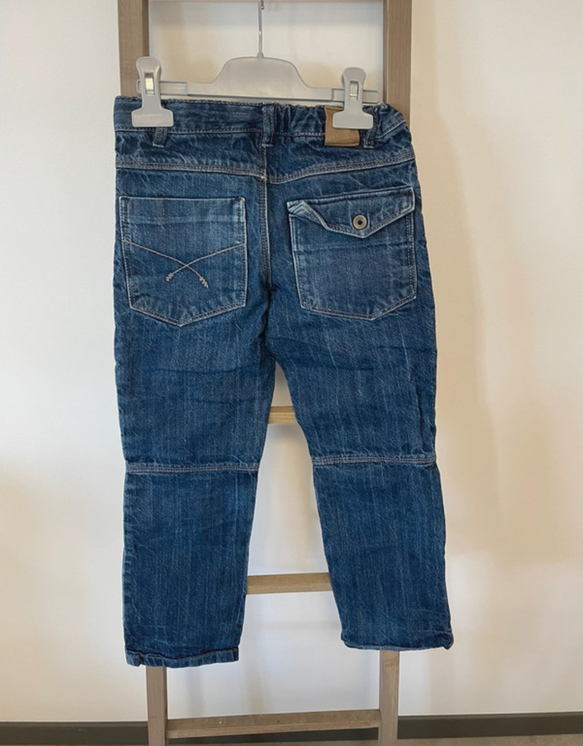 PCAR51 JEAN BLEU AVEC EMPIECEMENTS VERTBAUDET 8 ANS DOS
