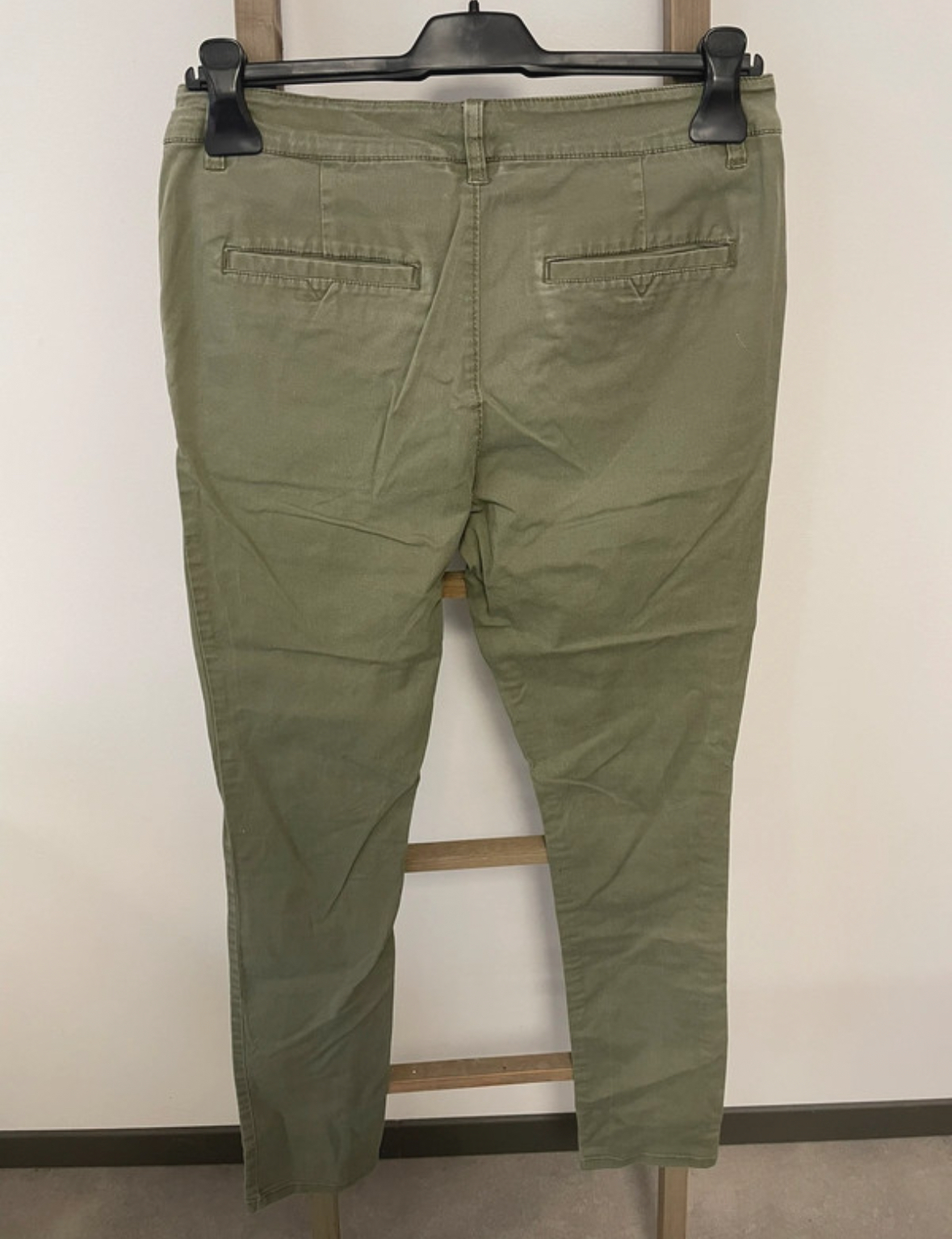 VGIR14 PANTALON CARROT KAKI ASOS W29 L32 DOS