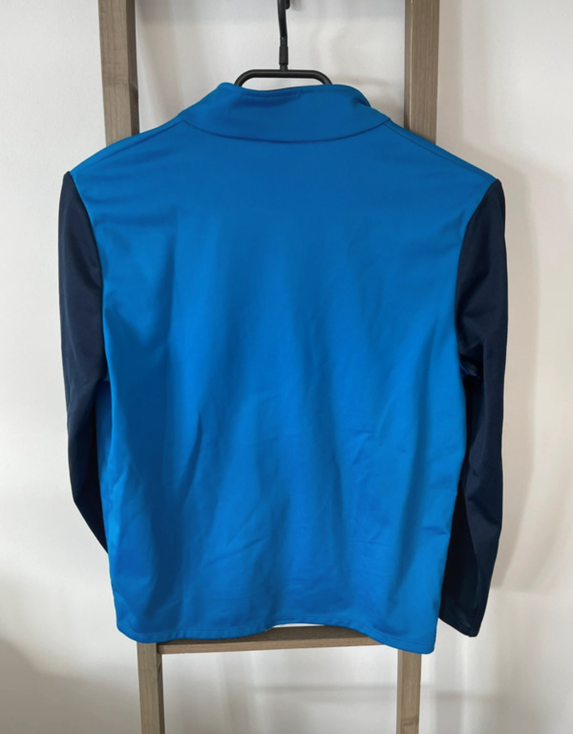 VGIR25 VESTE DE SURVETEMENT BLEU ET NOIR DECATHLON 12 13 ANS DOS