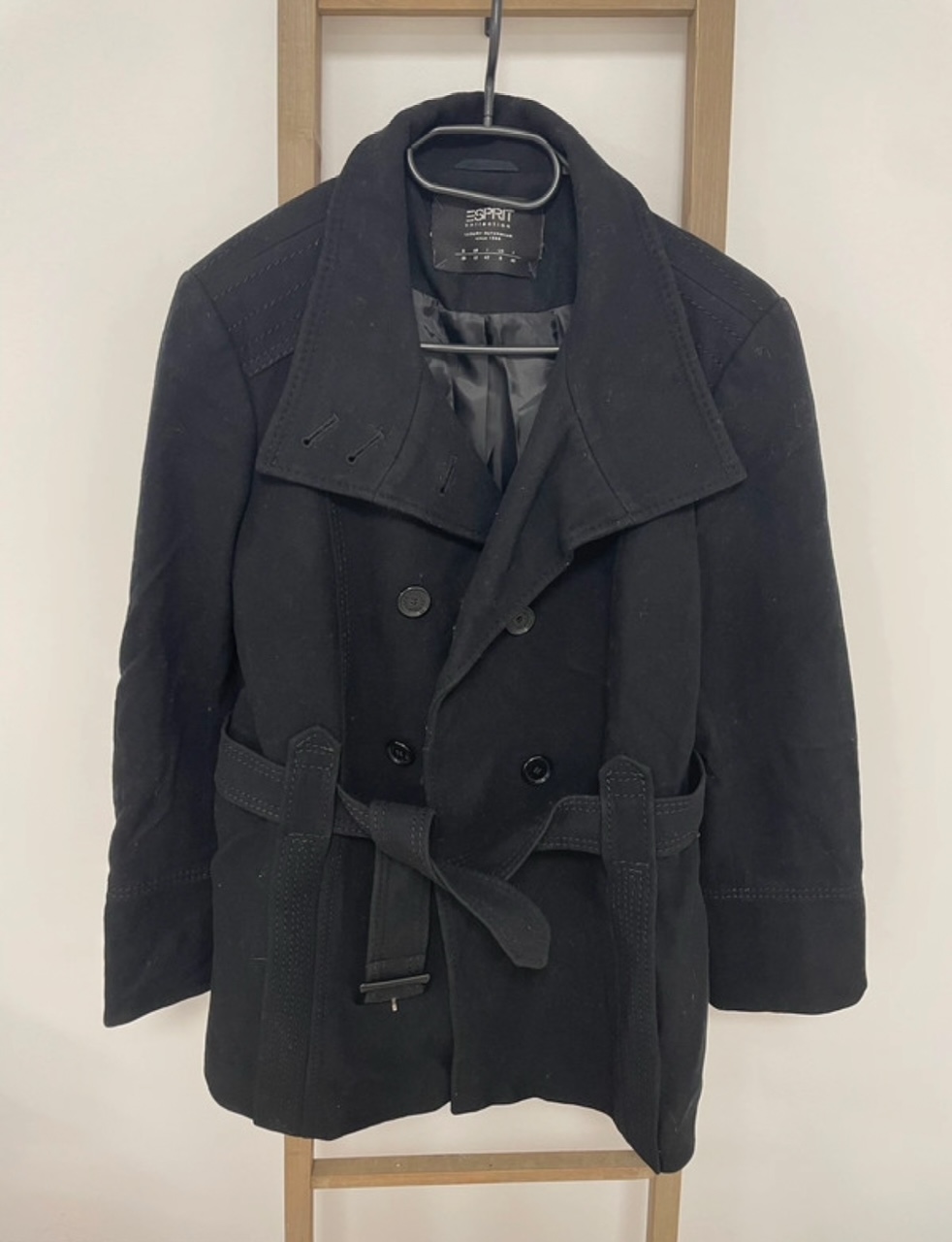 Caban noir, Esprit, 40