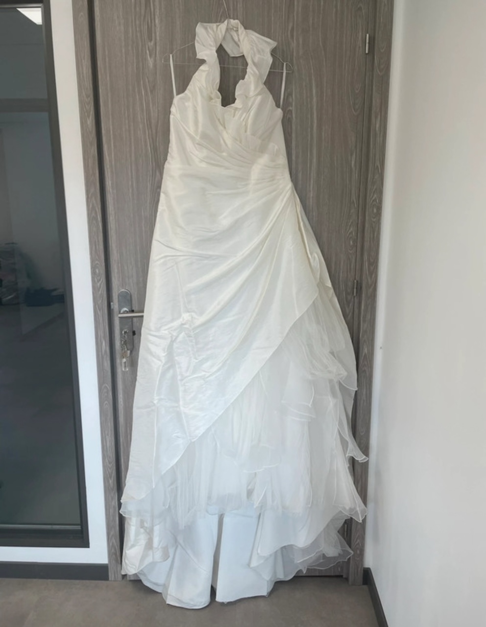 Robe de mariée, Complicite, L