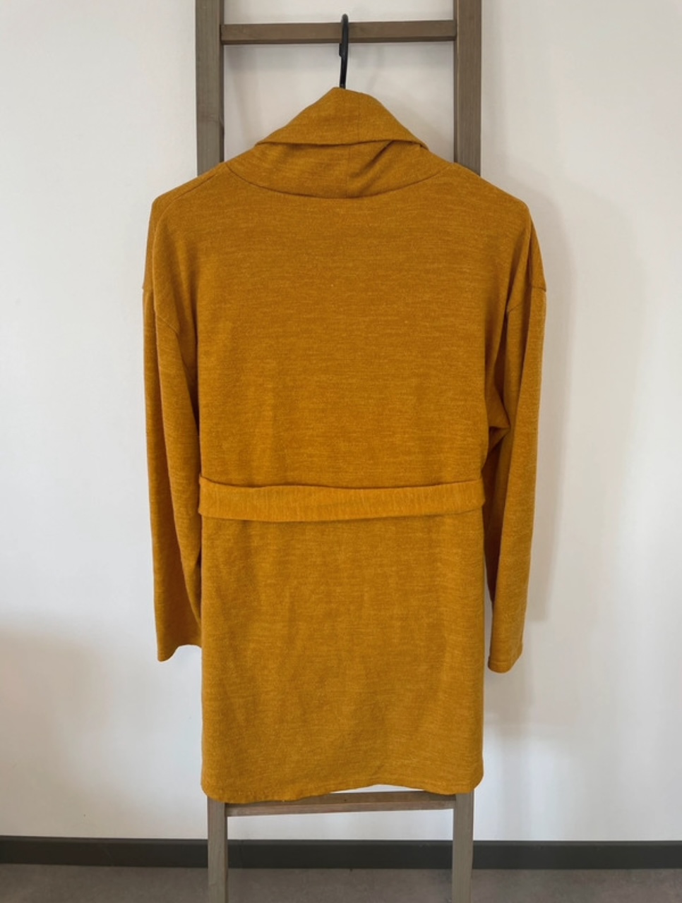FBER14 ROBE PULL MOUTARDE COL ROULE M DOS