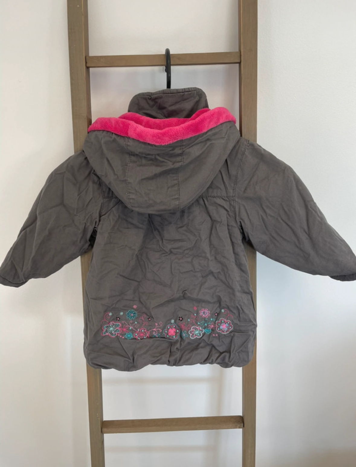 FBER51 veste grise avec capuche doublure fourrure, DOS