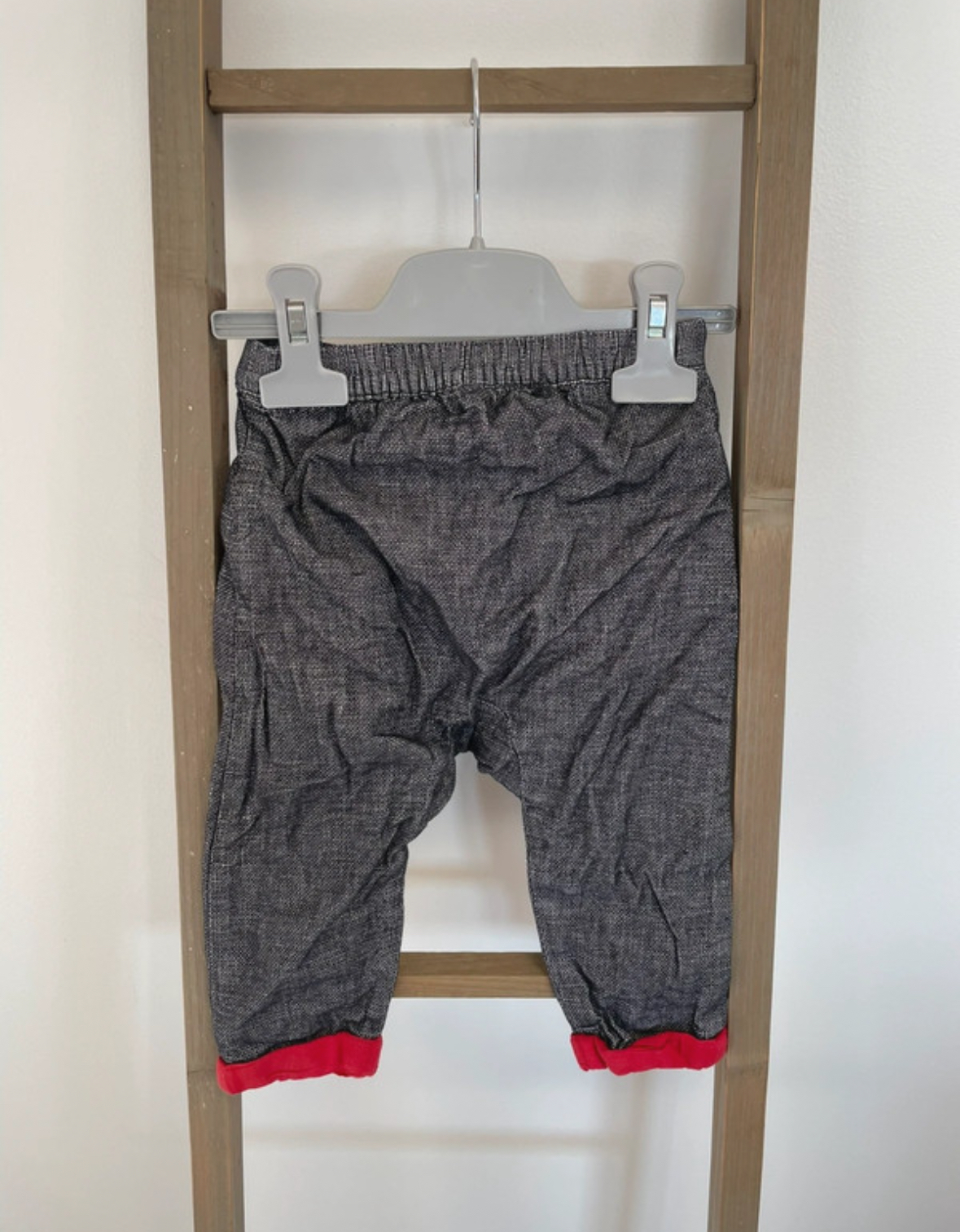 FBER60 pantalon gris et rouge orchestra, 18 mois DOS