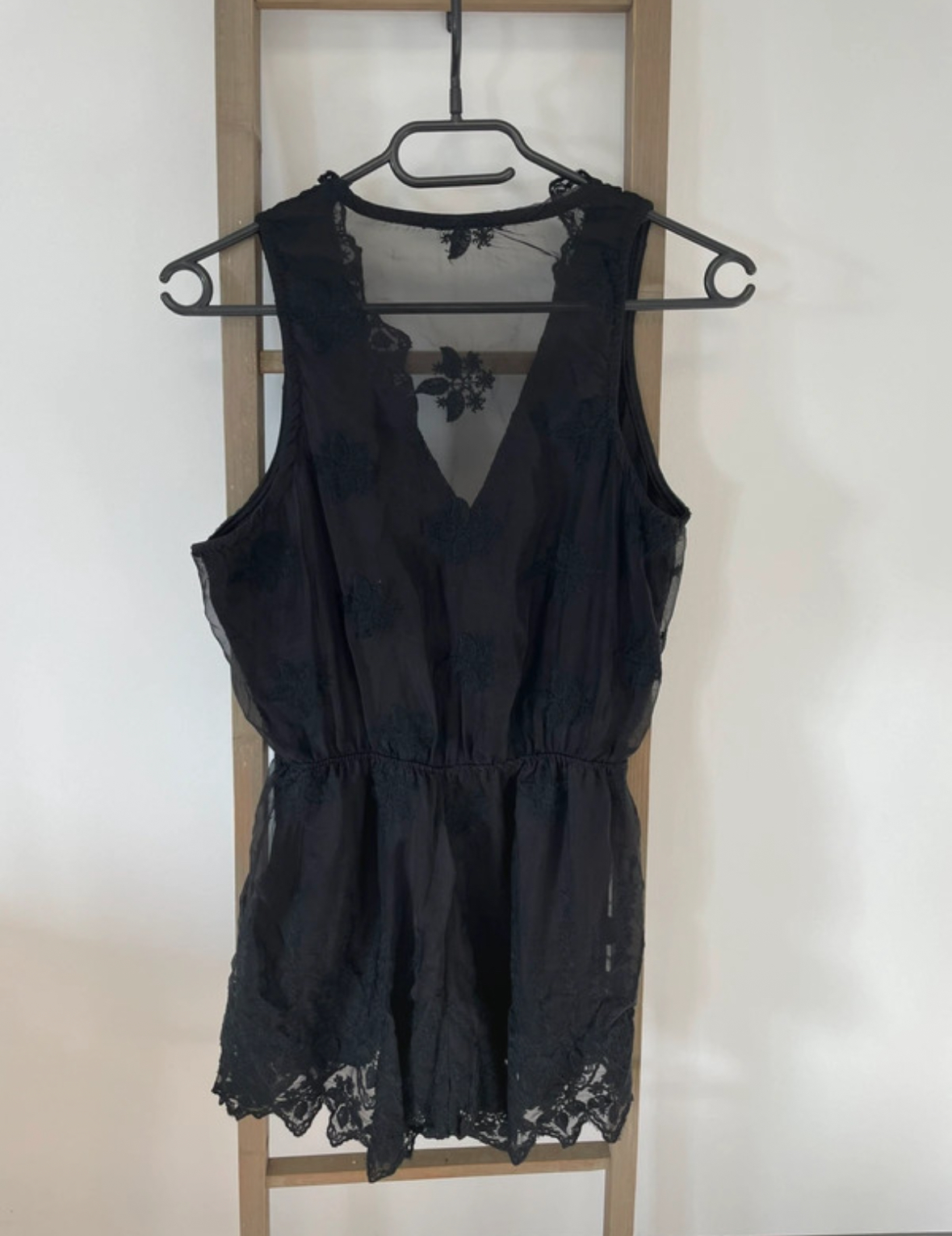 CMEN08 combishort noire avec dentelle sans manche, DOS