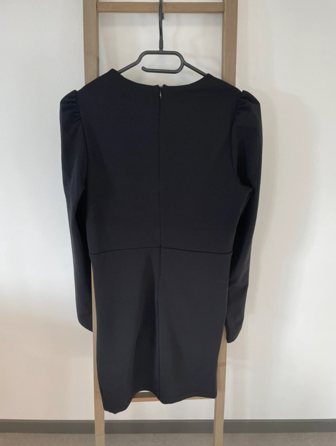 CMEN14 robe noire drapée, amisu, 38, DOS