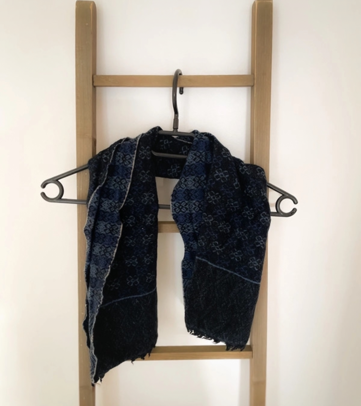 Courte écharpe bleue
