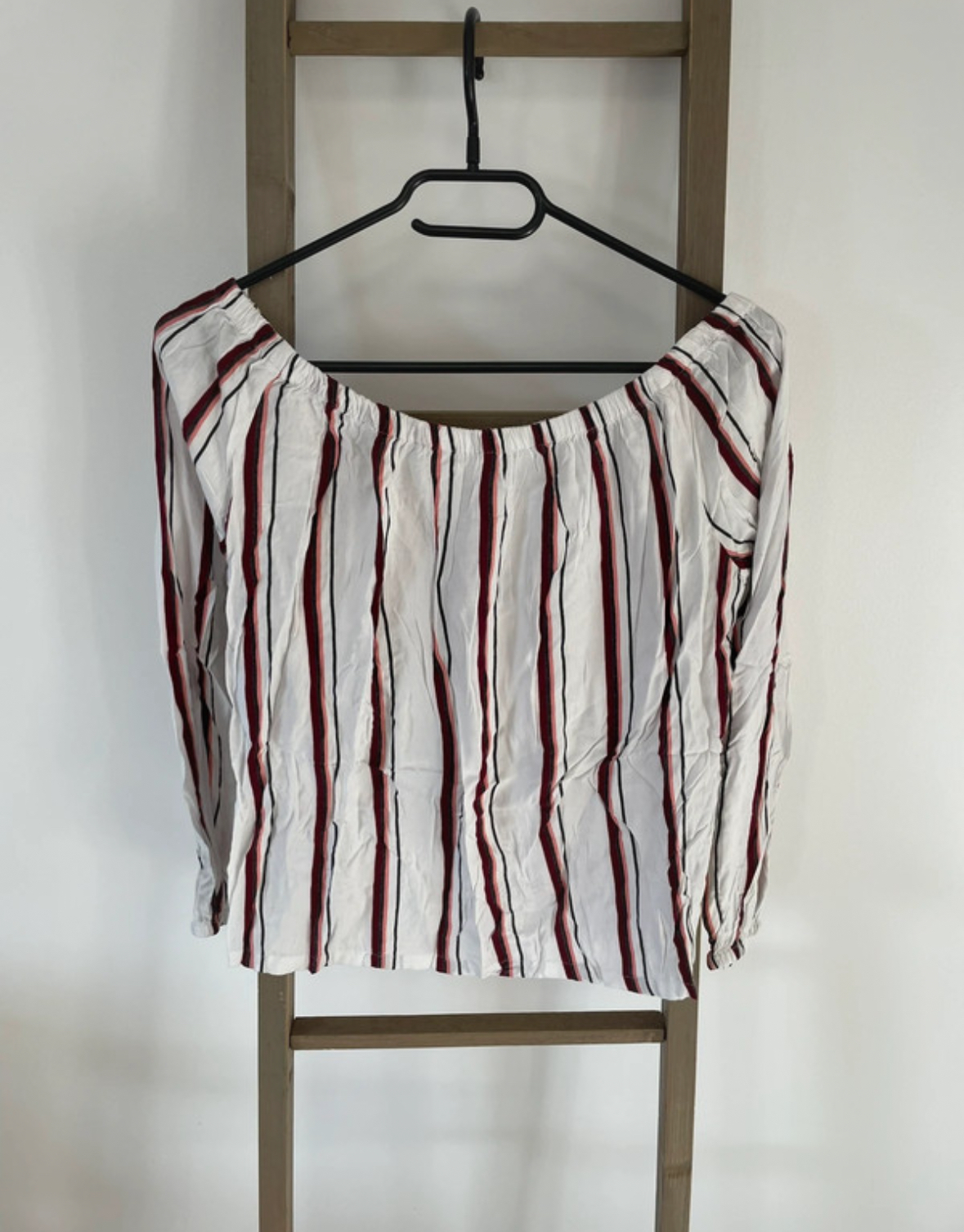 CMEN42 top rayé blanc et bordeaux col bateau, DOS