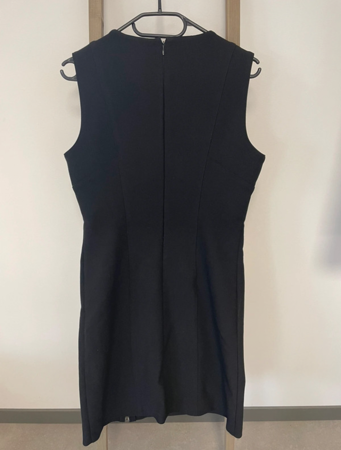 MCAL265 robe noir sans manche phildar, DOS