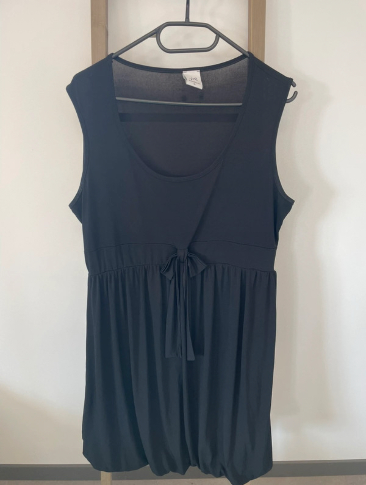 Robe noire sans manche avec jupe plissée, Jacqueline Riu, XL