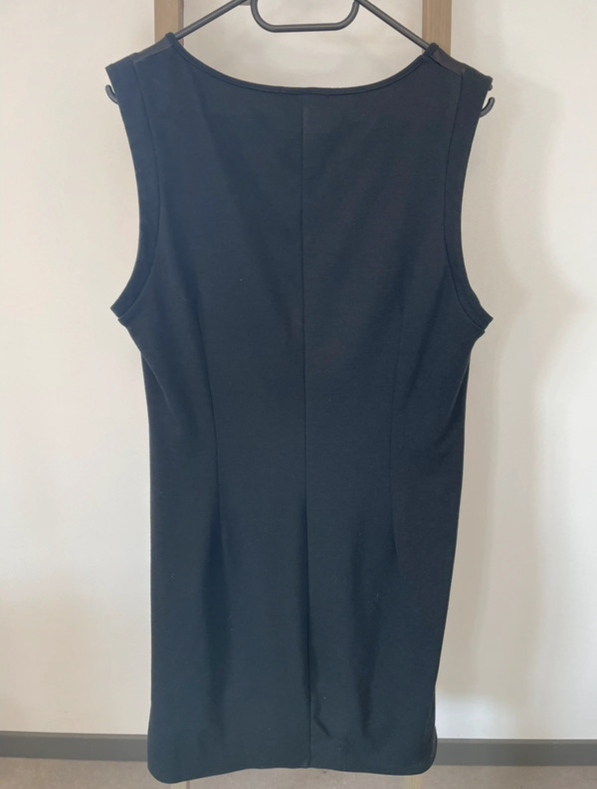 CADD22 robe mi longue sans manches noir et gris DOS