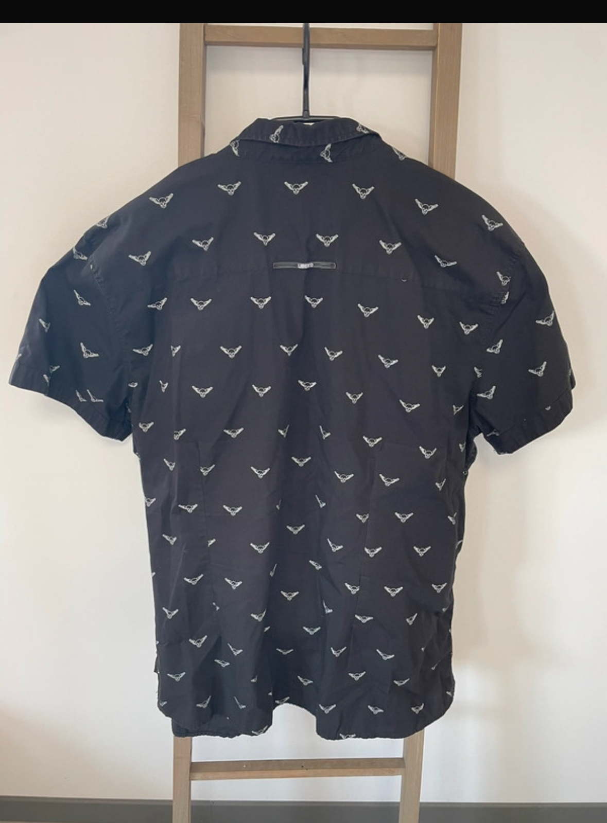 CADD73 chemise noir à tete de mort, manches courtes, DOS
