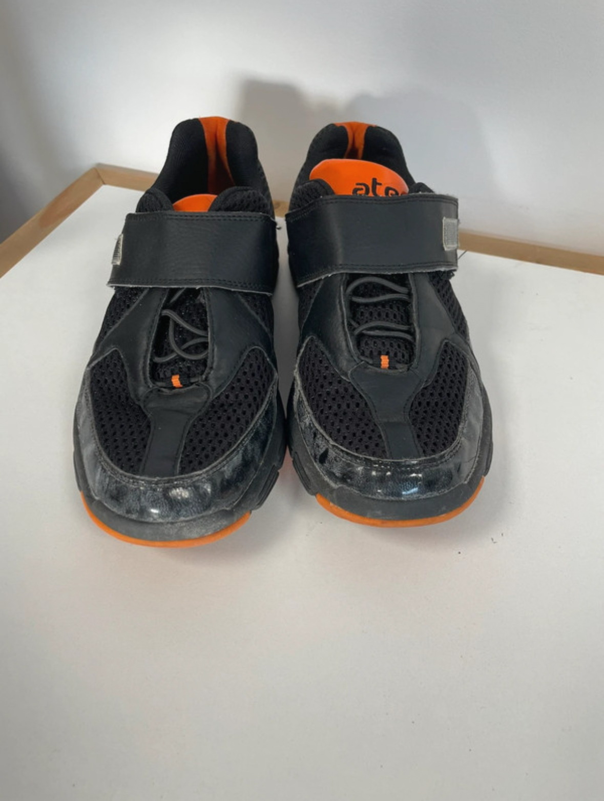 CADD98 baskets noir et orange, atemi, 39