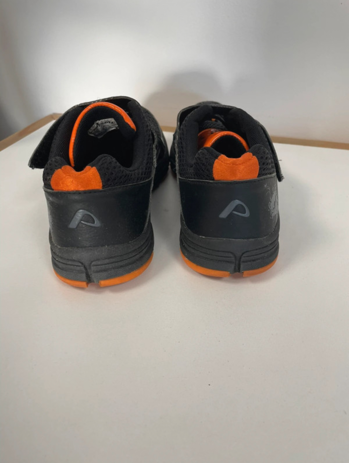 CADD98 basket noir et orange atemi, 4